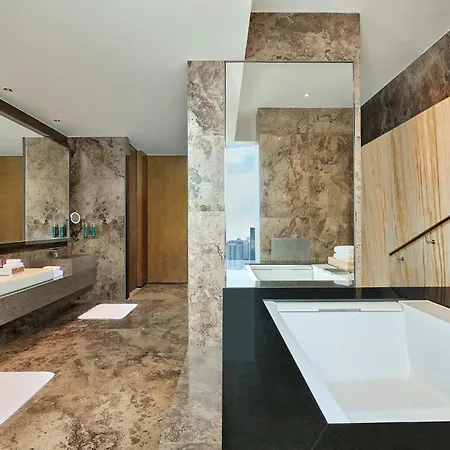 Hilton Guangzhou Tianhe - Free Shuttle Bus And Registration Counter Available During Canton Fair Period Exterior photo Bathroom