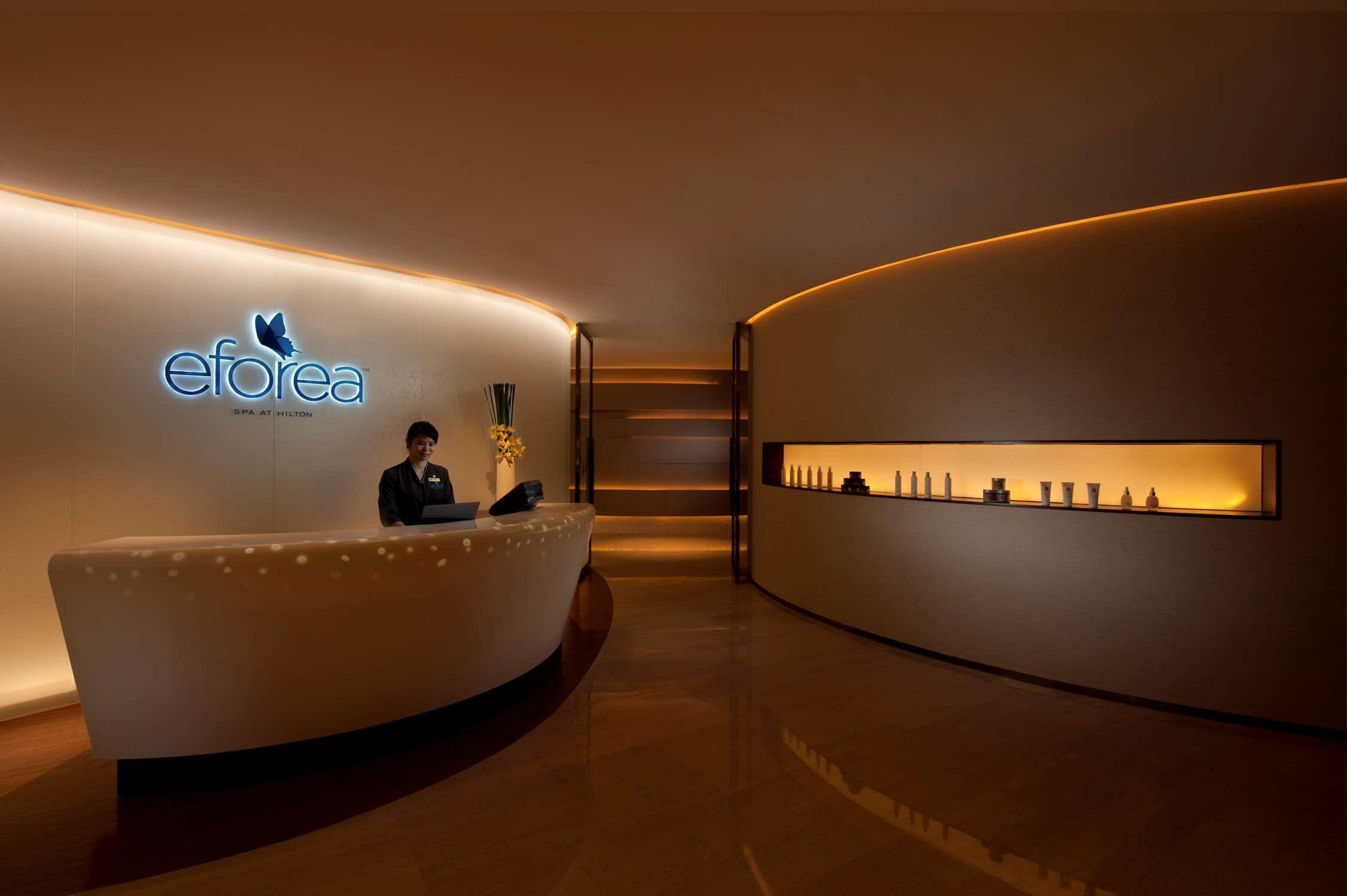 Hilton Tianhe - Free Shuttle Bus And Registration Counter Available During Fair Period