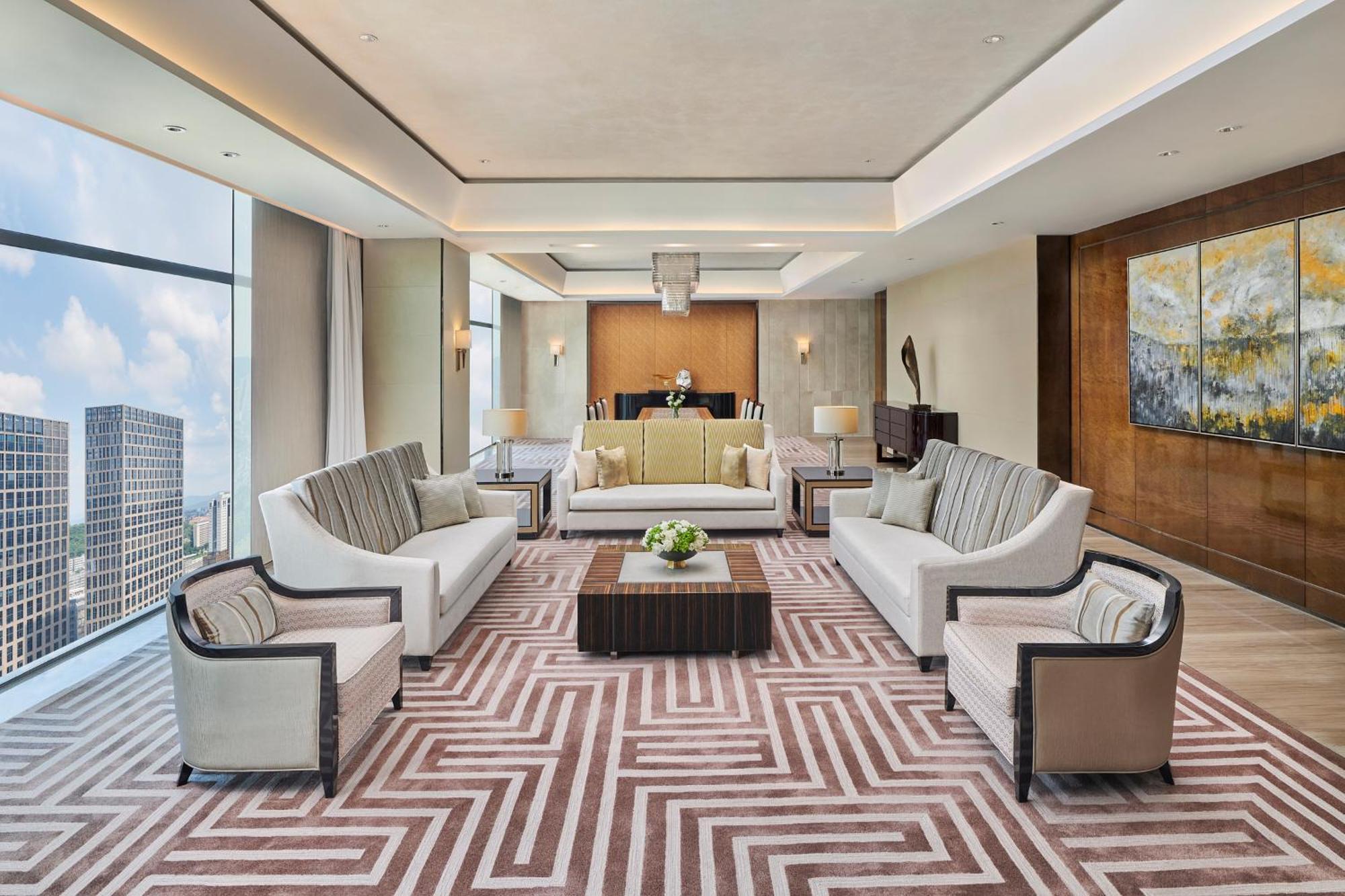 Hilton Tianhe - Free Shuttle Bus And Registration Counter Available During Fair Period Гуанчжоу