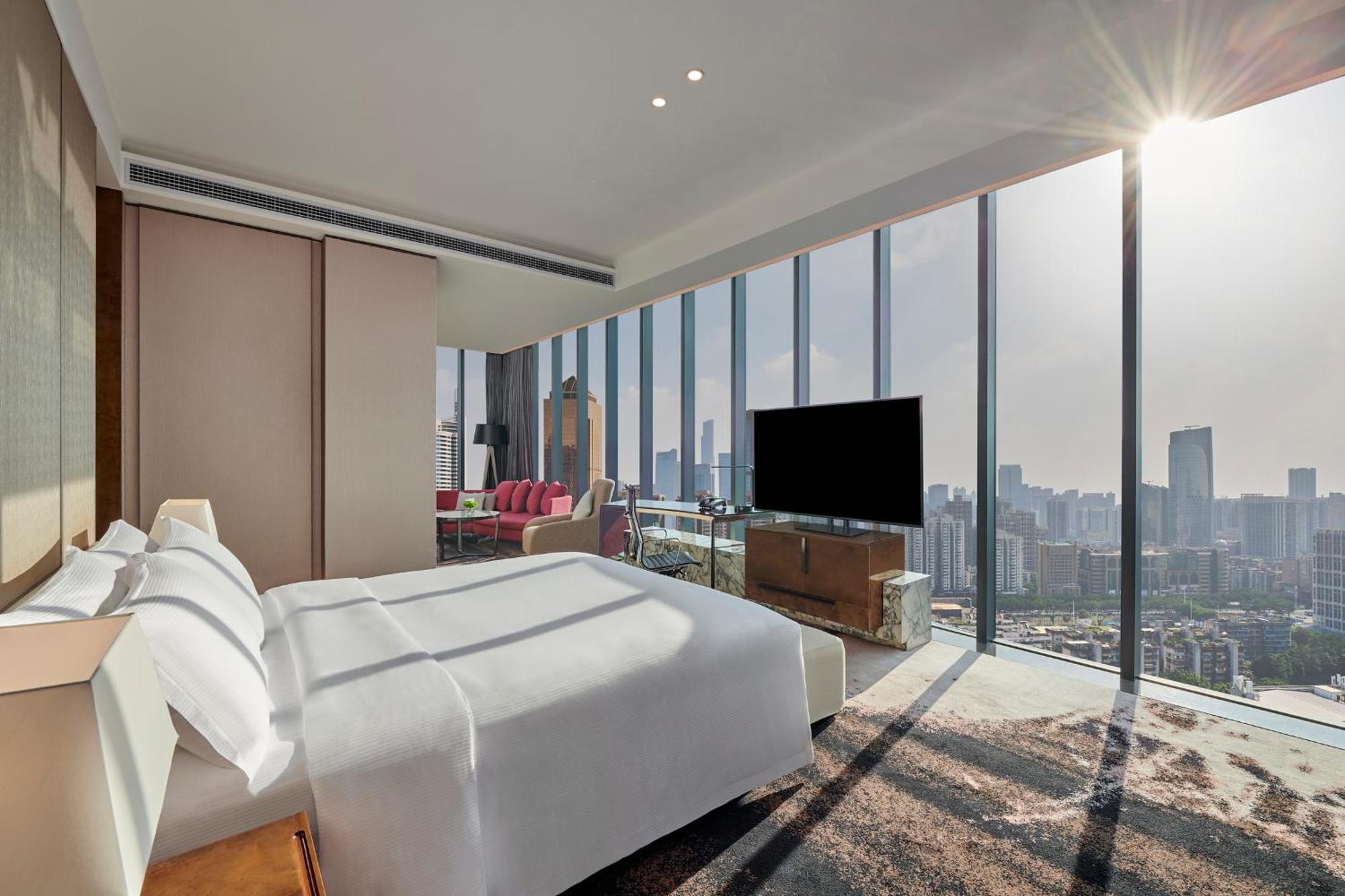 Hilton Tianhe - Free Shuttle Bus And Registration Counter Available During Fair Period 5*