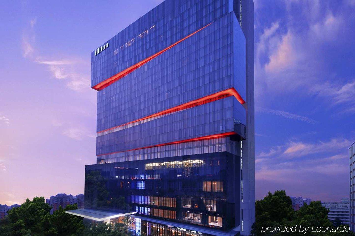 Отель Hilton Tianhe - Free Shuttle Bus And Registration Counter Available During Fair Period