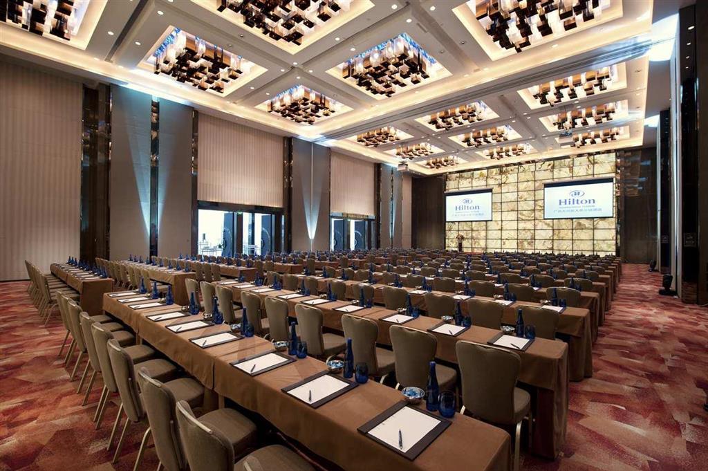 Hilton Tianhe - Free Shuttle Bus And Registration Counter Available During Fair Period Отель 5*