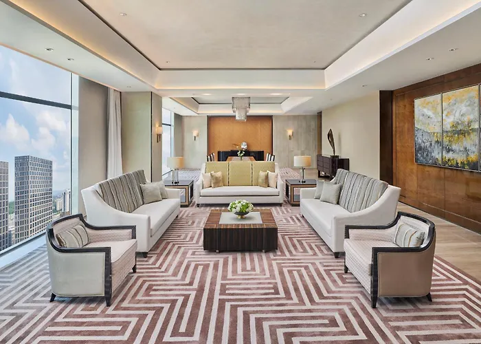Hilton Guangzhou Tianhe - Free Shuttle Bus And Registration Counter Available During Canton Fair Period