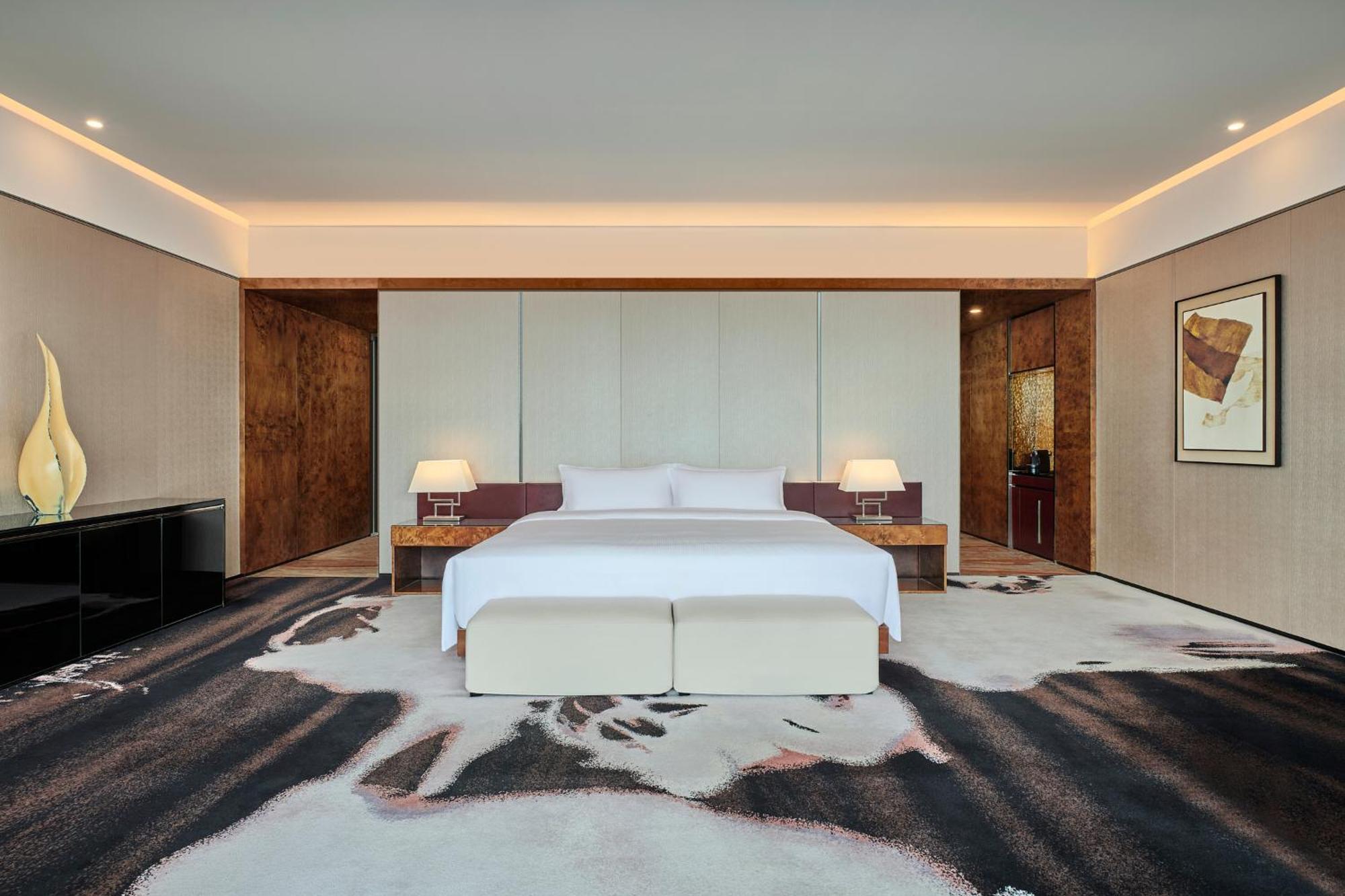 酒店 Hilton Tianhe: Fair Shuttle & Registration 5*