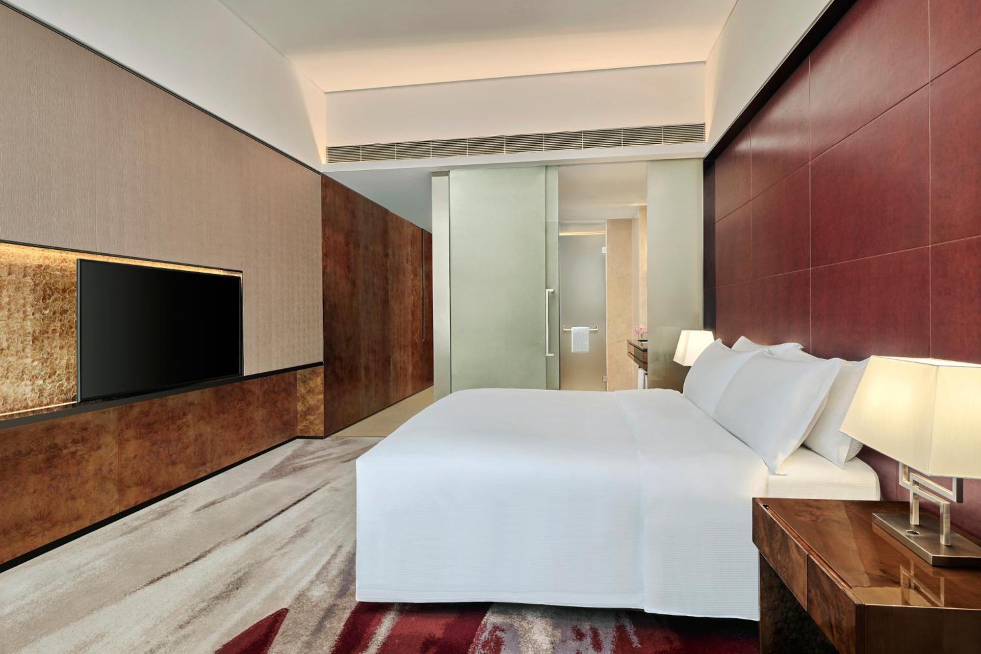 酒店 Hilton Tianhe: Fair Shuttle & Registration 5*